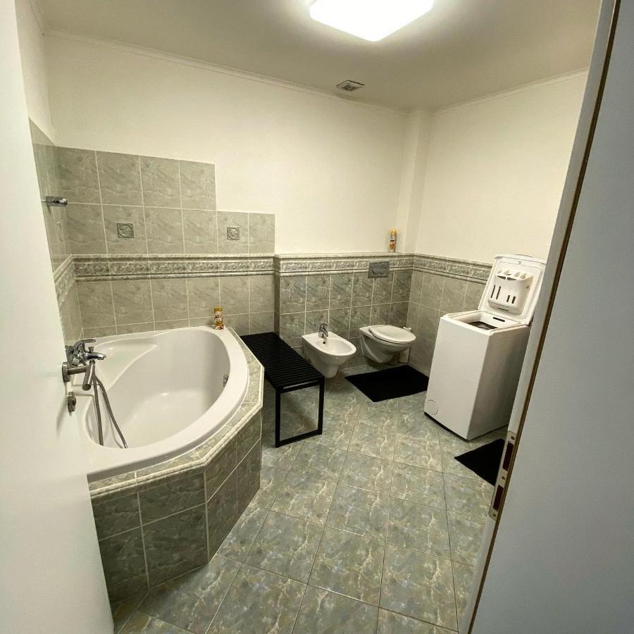 Apartments Renesance ボイニツェ エクステリア 写真